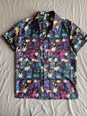 Amazon Essentials Black Short-Sleeve Button-Down with Neon Tiki & Floral Print